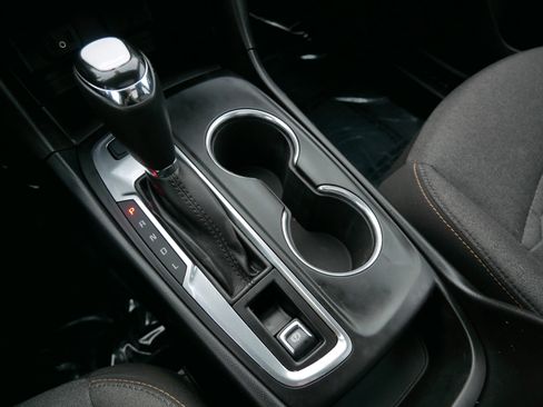 Used 2018 Chevrolet Equinox LT image 24