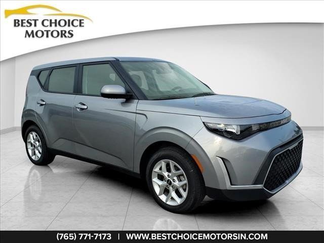 Used 2024 Kia Soul LX w/ Option Group 015 FWD image 1