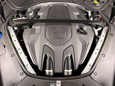 Certified 2026 Porsche Panamera 4 AWD/4WD image 25