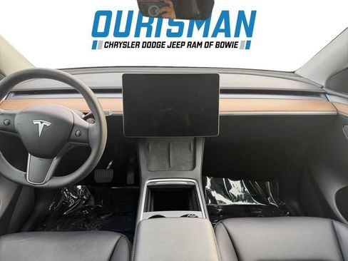 Used 2023 Tesla Model Y Long Range image 10