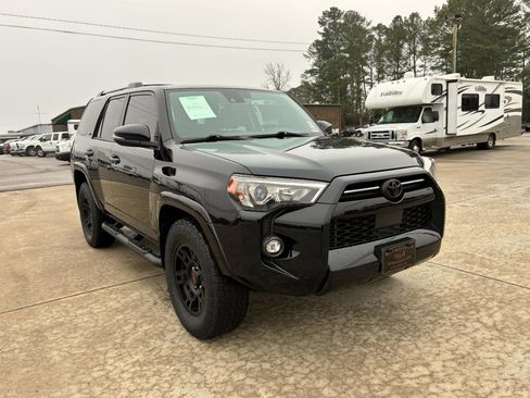 Used 2023 Toyota 4Runner SR5 Premium w/ Moonroof Package image 4