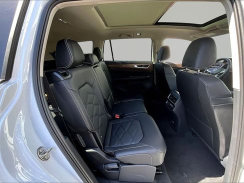 New 2026 Volkswagen Atlas SE FWD image 24