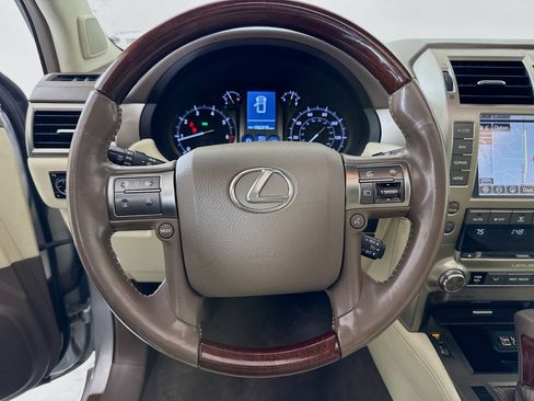Used 2014 Lexus GX 460 image 12