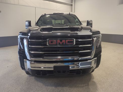 Used 2024 GMC Sierra 2500 SLT w/ SLT Premium Package image 8