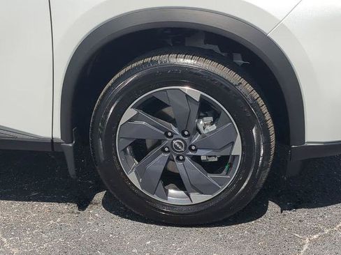 Certified 2026 Nissan Rogue SV FWD image 12
