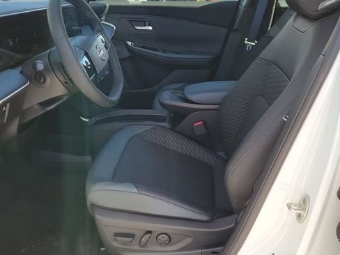 New 2026 Nissan Leaf Platinum+ w/ Illuminated Package FWD image 6