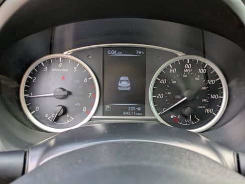 Used 2017 Nissan Sentra SR w/ SR Midnight Edition FWD image 30
