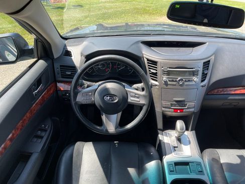 Used 2011 Subaru Outback 2.5i Limited w/ PWR Moonroof Pkg AWD/4WD image 15