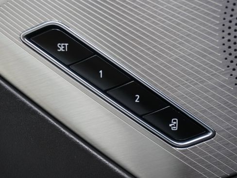 Used 2021 Chevrolet Corvette Stingray Premium Cpe w/ Z51 Performance Package image 17