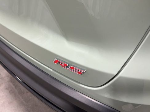 Used 2024 Chevrolet Trax RS FWD image 14