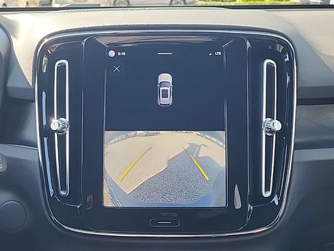 Used 2023 Volvo XC40 Recharge Ultimate w/ Protection Package Premier AWD/4WD image 26