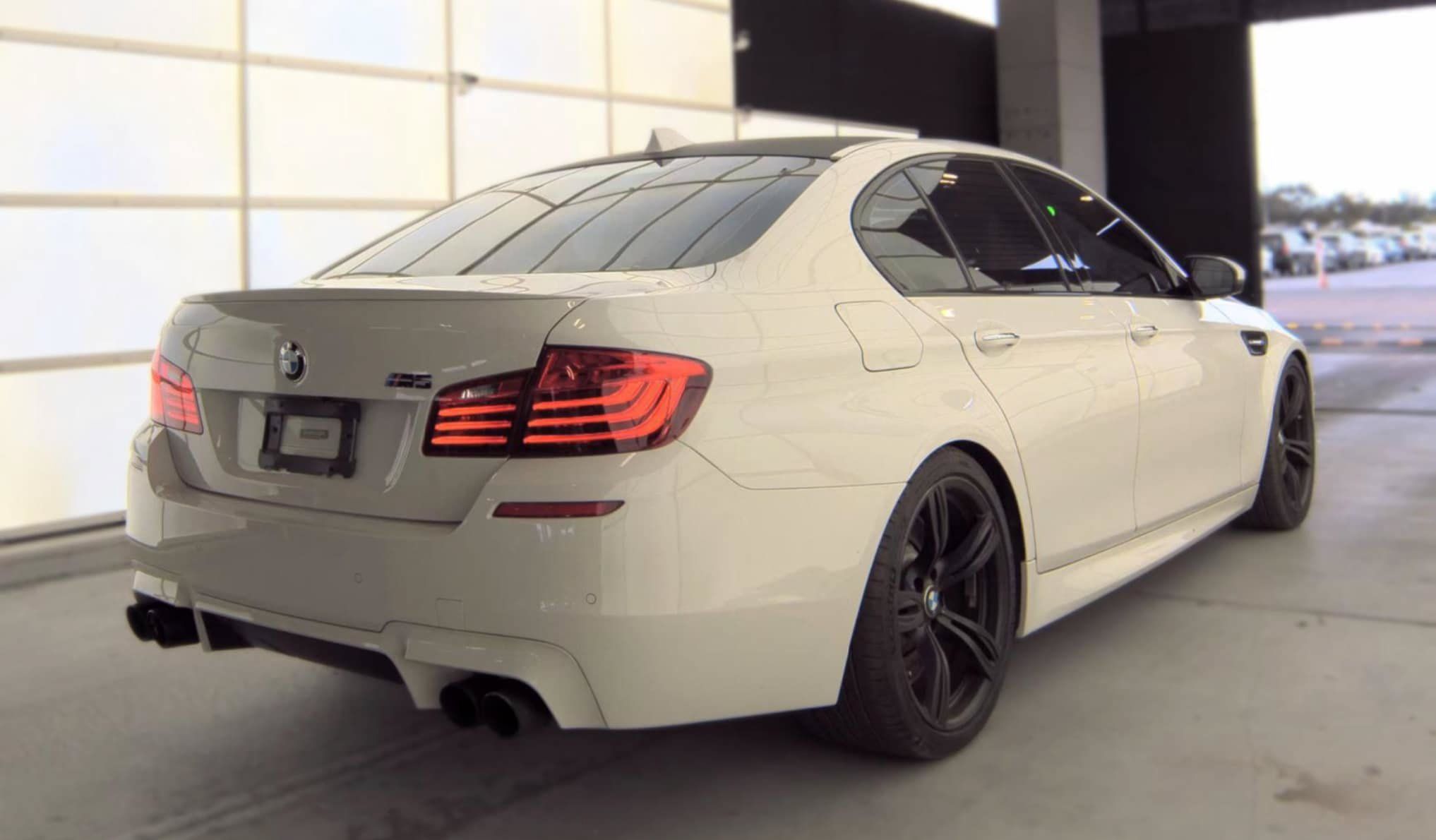 Used 2016 BMW M5 RWD image 9