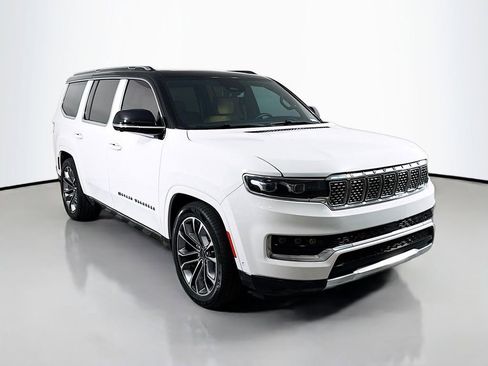 Used 2023 Jeep Grand Wagoneer Series III image 3