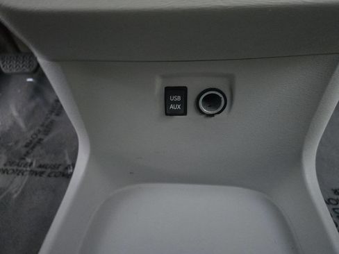 Used 2012 Toyota Sienna LE image 42