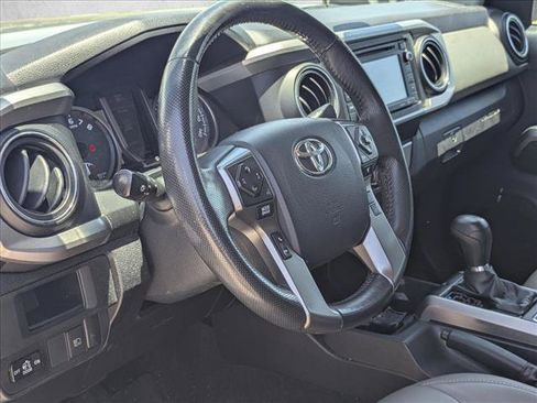 Used 2019 Toyota Tacoma SR5 RWD image 8