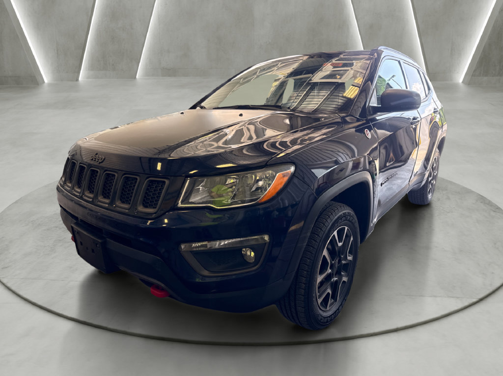 Used 2019 Jeep Compass Trailhawk w/ Cold Weather Group AWD/4WD image 3