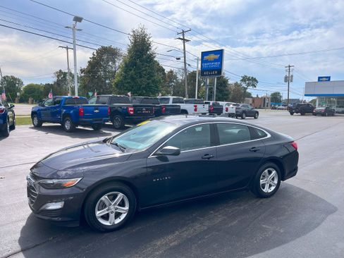 Used 2022 Chevrolet Malibu LS image 3