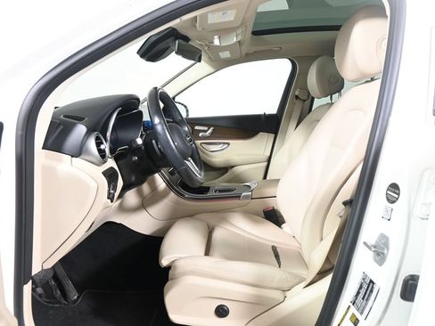 Certified 2021 Mercedes-Benz GLC 300 4MATIC image 3