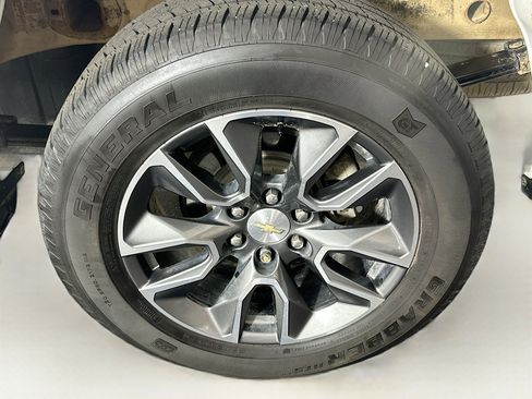 Used 2022 Chevrolet Silverado 1500 LT image 11