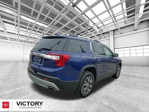 Used 2023 GMC Acadia SLE w/ Driver Convenience Package image 3