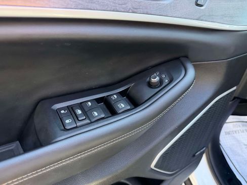 Used 2023 Jeep Grand Cherokee 4WD 4xe image 18