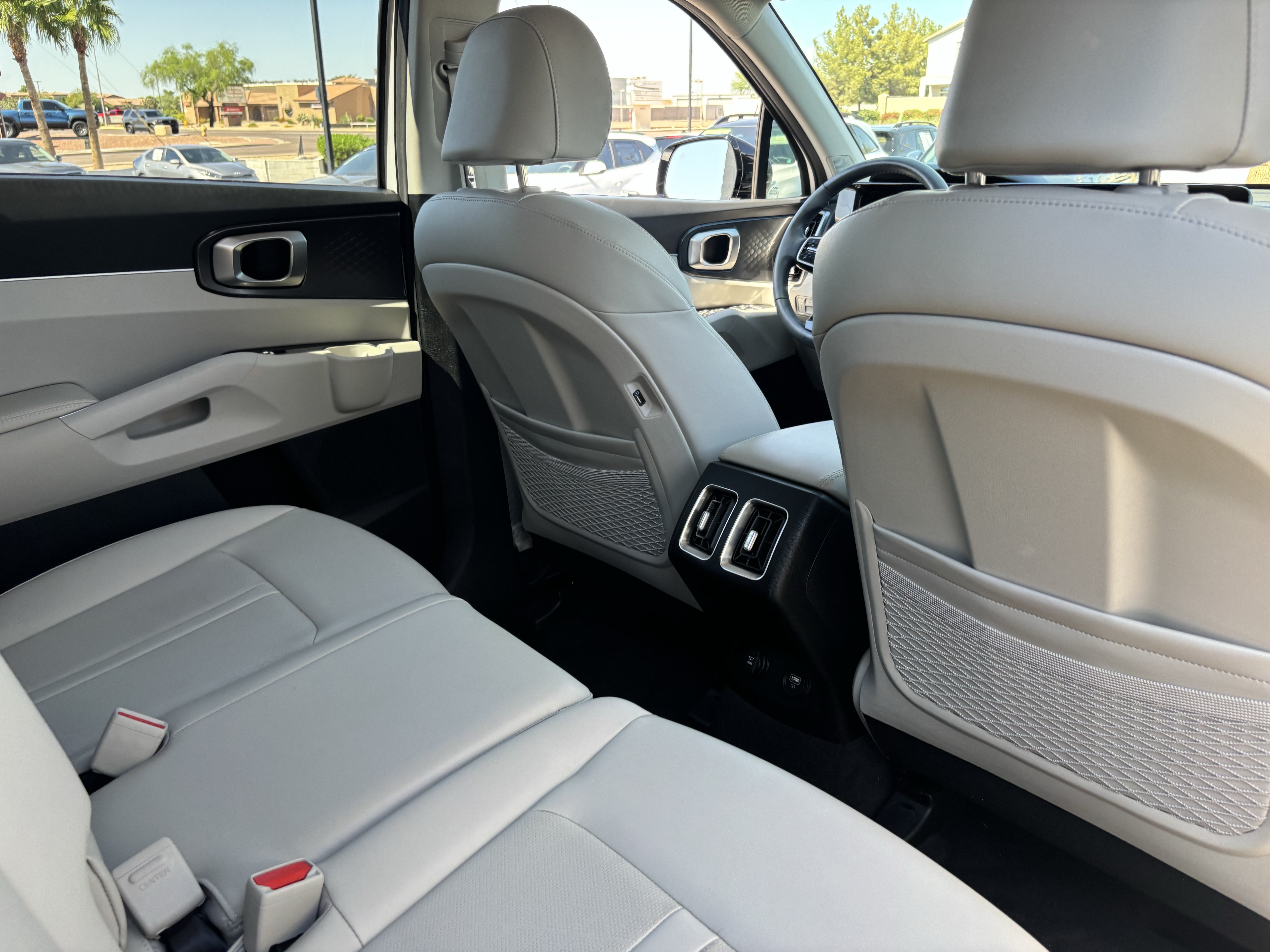 Used 2023 Kia Sorento S w/ Panoramic Sunroof Package FWD image 11