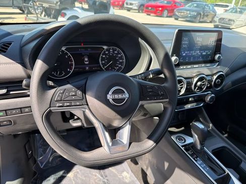 Used 2025 Nissan Sentra SV FWD image 26