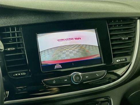 Used 2021 Buick Encore Preferred AWD/4WD image 18