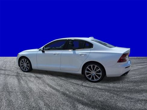 Used 2019 Volvo S60 T5 Momentum w/ Premium Package FWD image 6