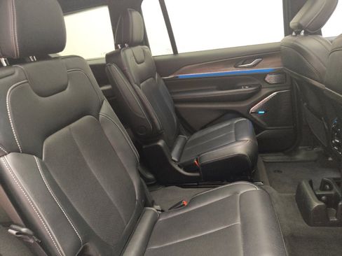 Used 2022 Jeep Grand Cherokee L Overland AWD/4WD image 19