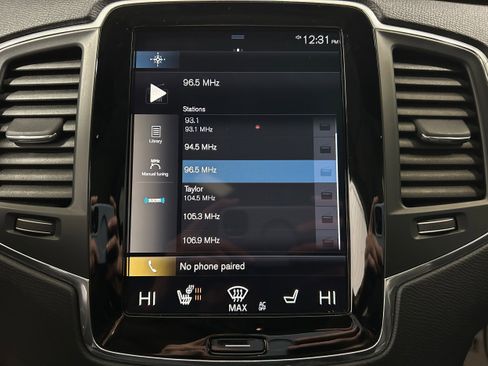 Used 2020 Volvo XC90 T6 Momentum image 5