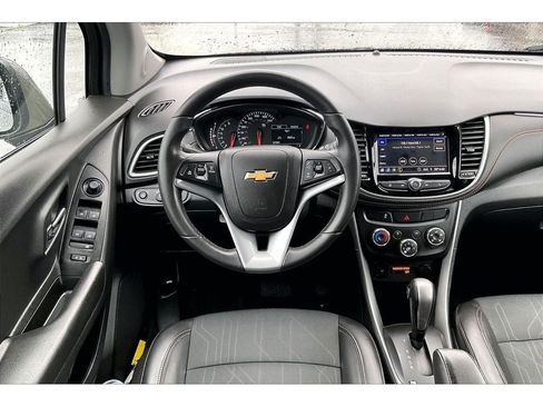 Used 2021 Chevrolet Trax LT w/ Driver Confidence Package AWD/4WD image 5