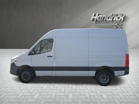 Used 2019 Freightliner Sprinter 3500 RWD image 6