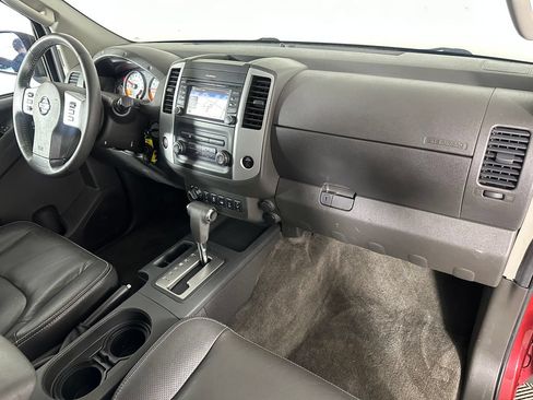 Used 2015 Nissan Xterra PRO-4X w/ Pro-4x Leather Package AWD/4WD image 26