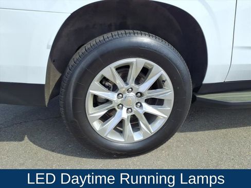 Used 2023 Chevrolet Suburban Premier image 22