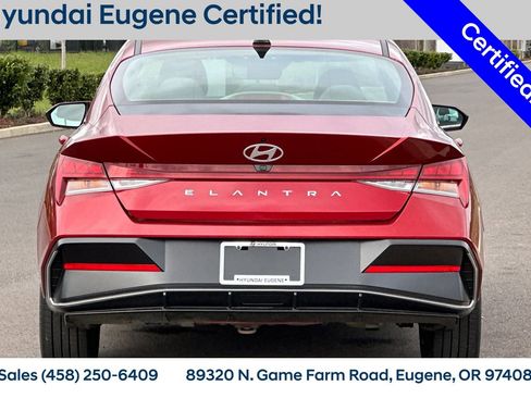 Used 2025 Hyundai Elantra SEL image 5