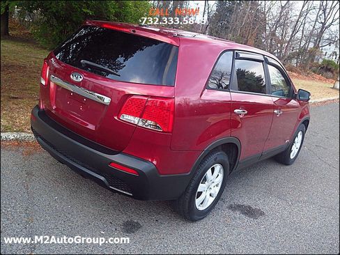 Used 2011 Kia Sorento LX image 30
