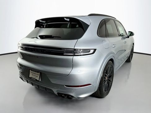 New 2026 Porsche Cayenne GTS AWD/4WD image 9