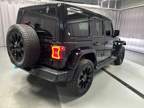 Used 2022 Jeep Wrangler Unlimited Sahara w/ Cold Weather Group image 7