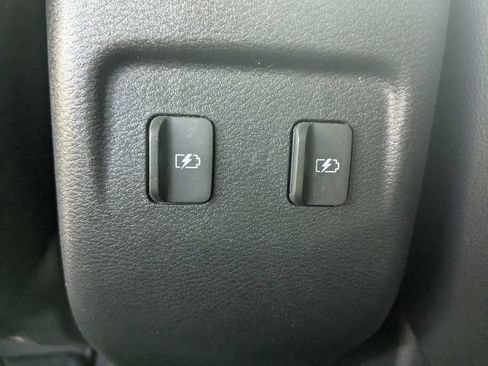 Used 2023 Nissan Kicks SR w/ SR Premium Package FWD image 14