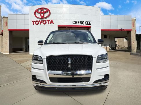 Used 2023 Lincoln Navigator L Black Label AWD/4WD image 2