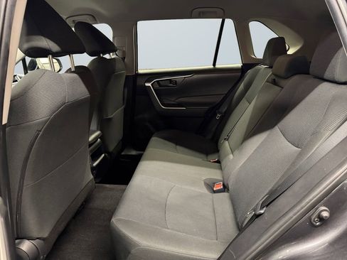 Used 2021 Toyota RAV4 LE image 13
