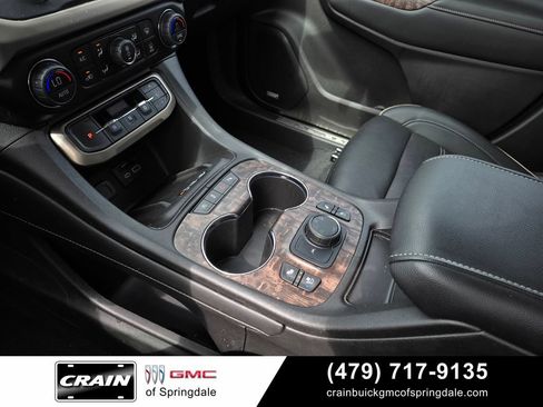 Used 2022 GMC Acadia Denali w/ Denali Ultimate Package AWD/4WD image 19