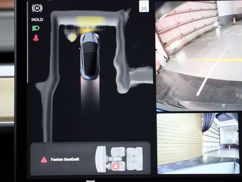 Used 2023 Tesla Model 3 Standard Range image 5