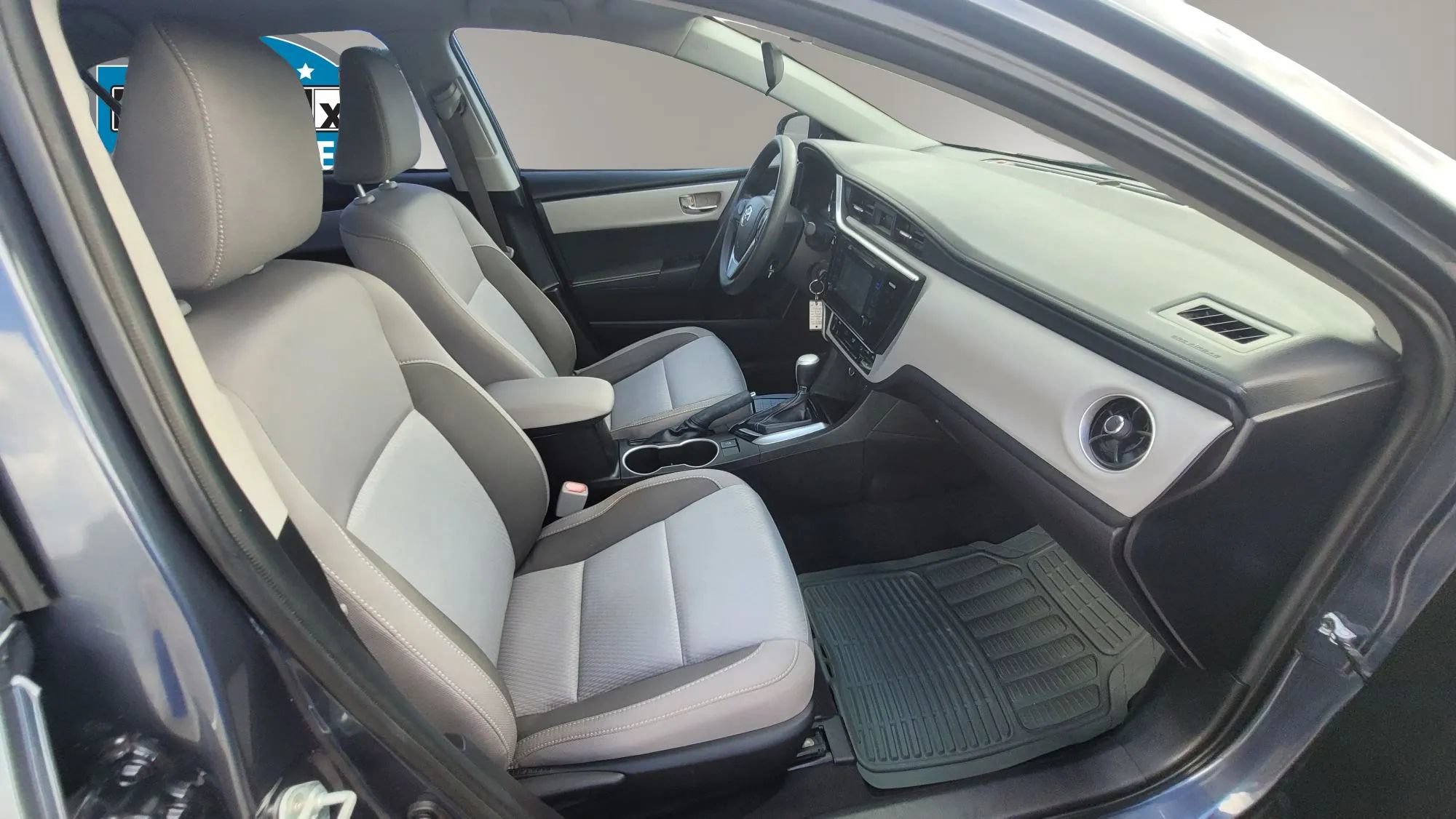 Used 2017 Toyota Corolla LE FWD image 17