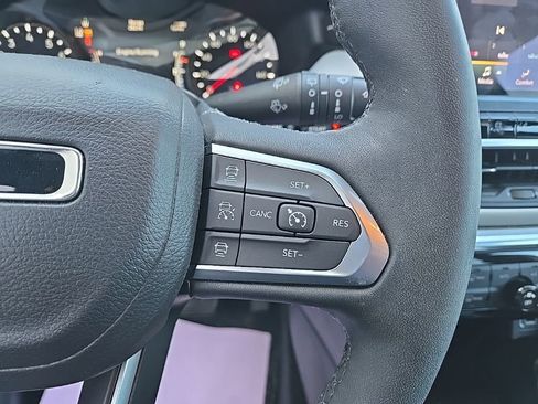 Used 2024 Jeep Compass Limited image 21