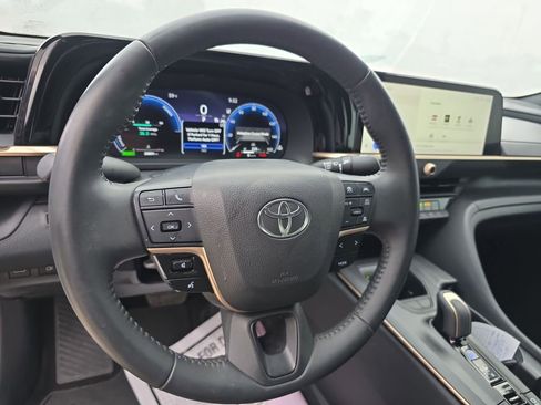 Used 2023 Toyota Crown XLE image 10