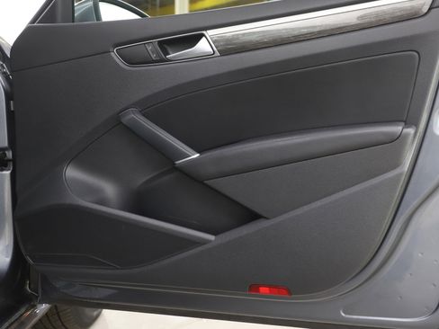 Used 2016 Volkswagen Passat 1.8T SE image 9