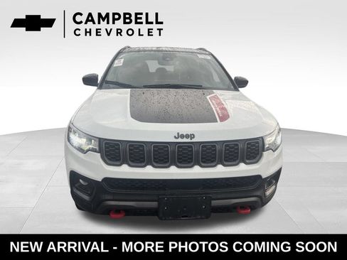 Used 2025 Jeep Compass Trailhawk AWD/4WD image 8