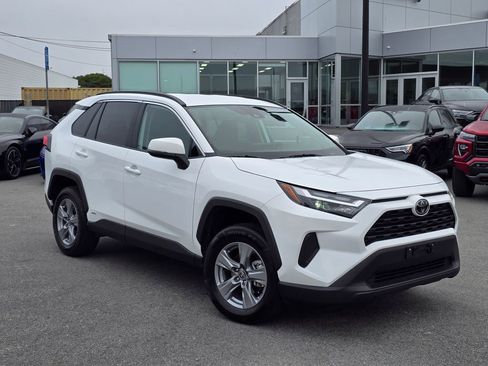 Used 2025 Toyota RAV4 XLE AWD/4WD image 1